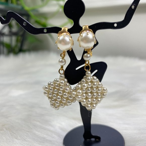 Vintage Faux Pearl Triangle Clip-on Earrings - Picture 2 of 6